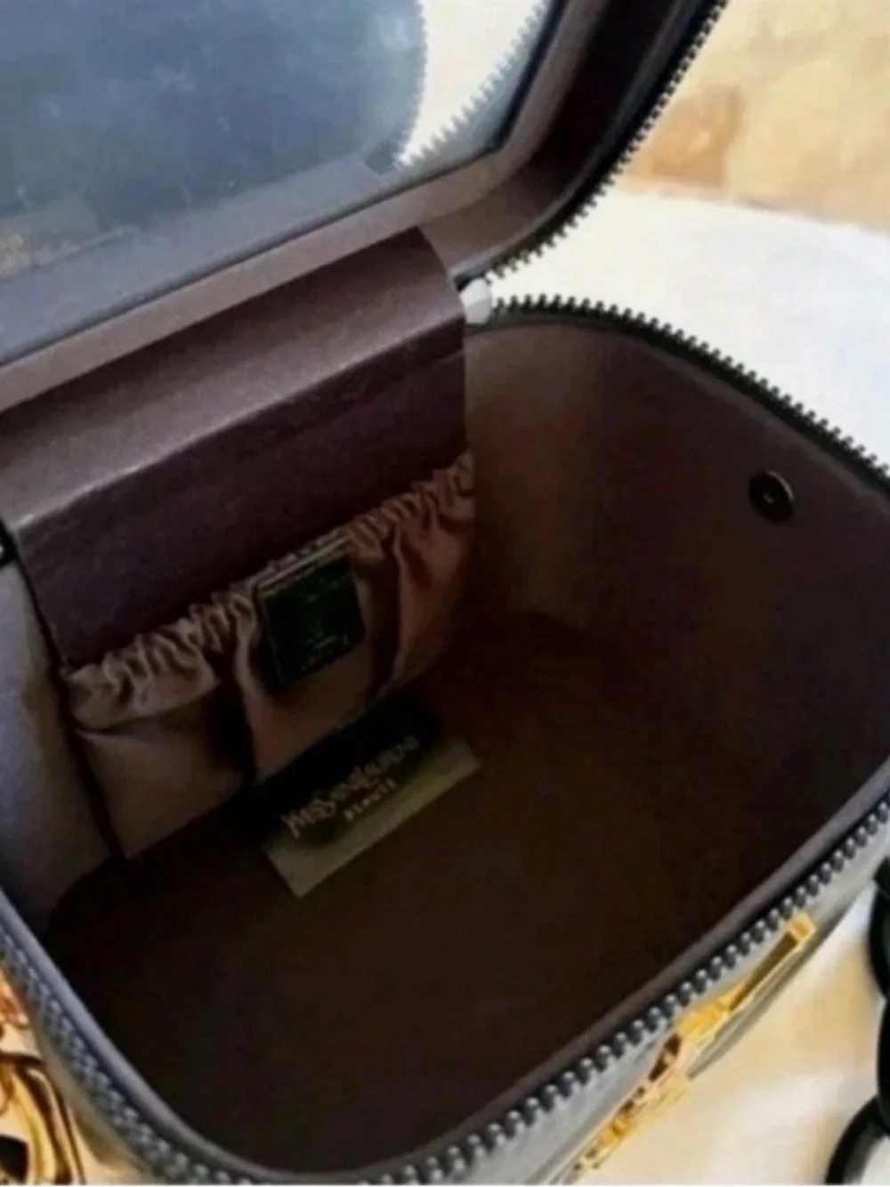 Saint Laurent Black Quilted Leather VANITY GWP (Novelty) - Picture 8 of 13